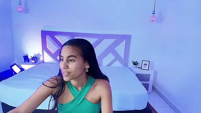 zoe-deluxe from StripChat